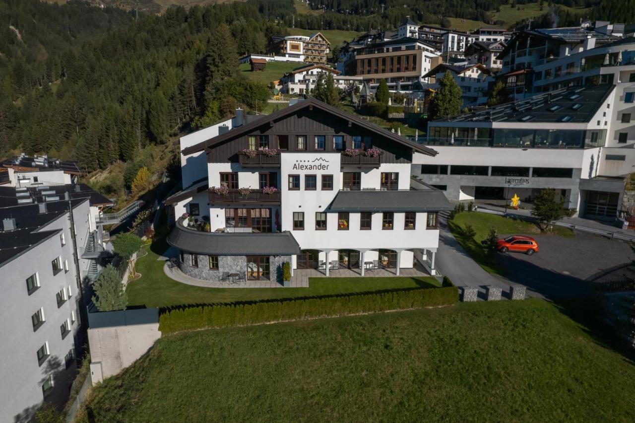 Appartements Alexander Fiss Exteriör bild