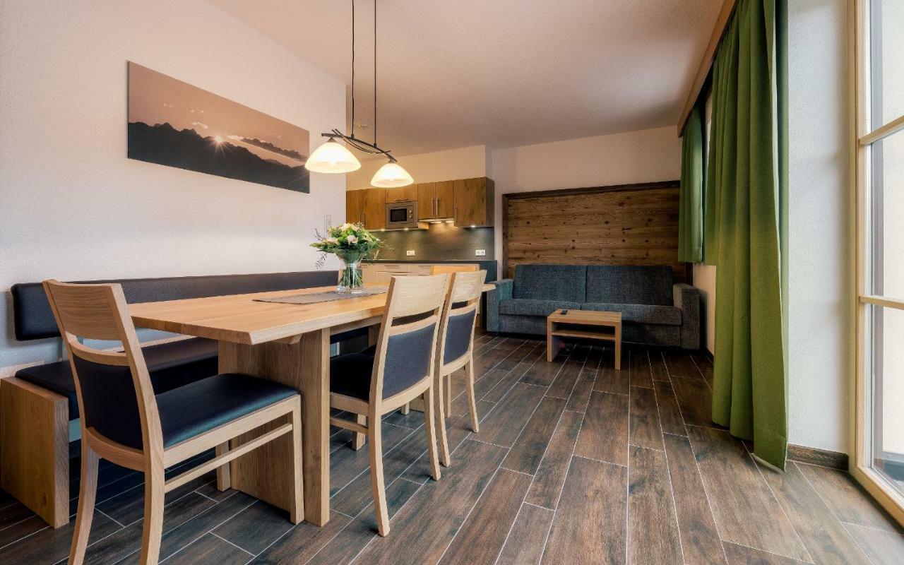 Appartements Alexander Fiss Exteriör bild